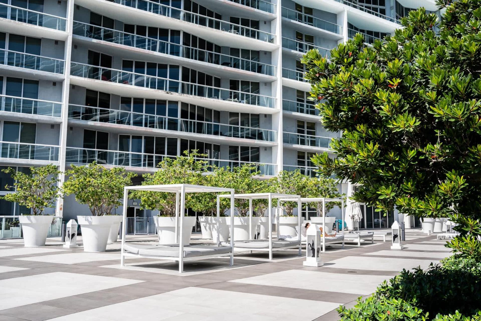 Apartment Mvr - Sky-high Style In Brickell
