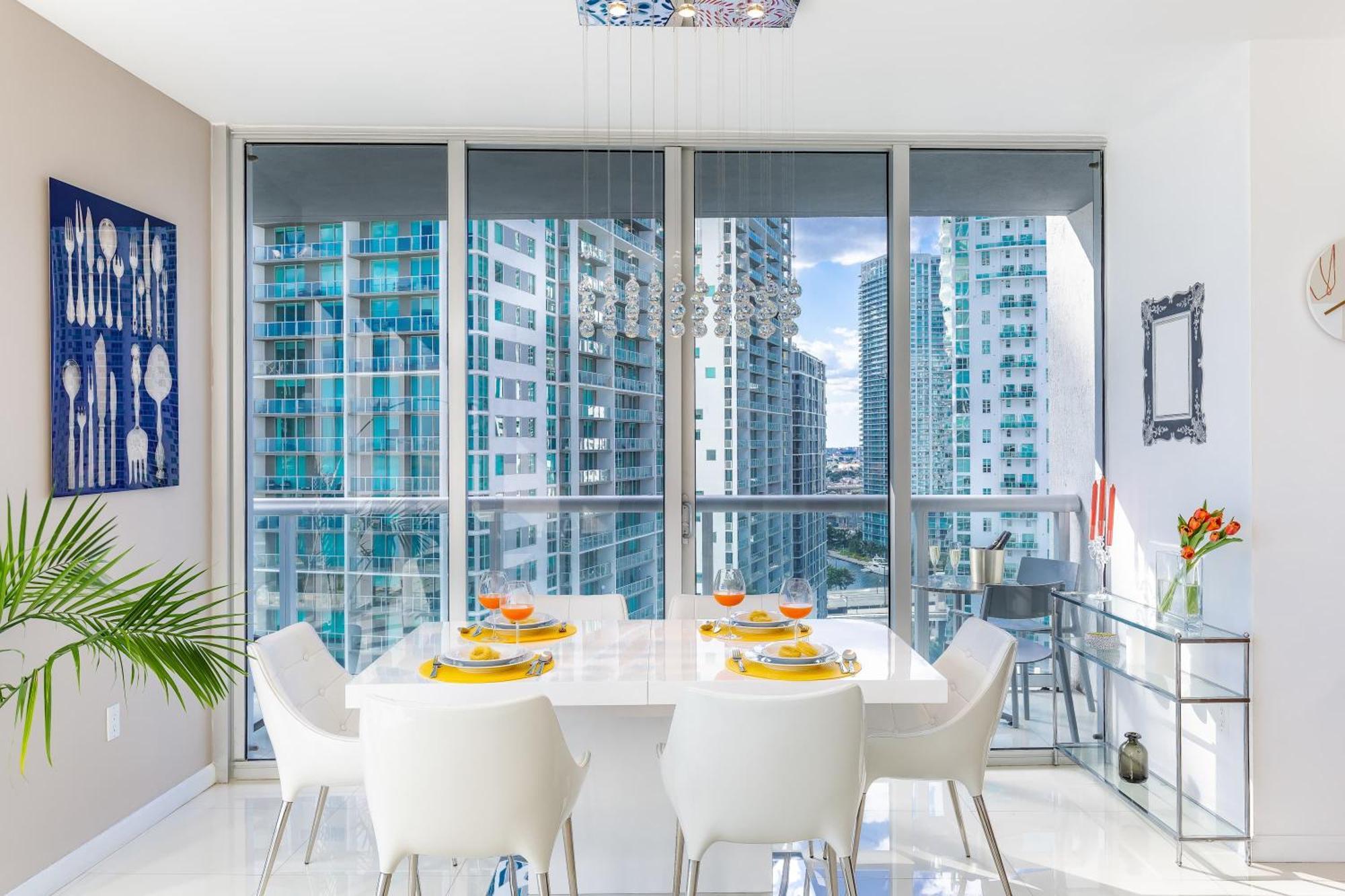 Mvr - Sky-high Style In Brickell