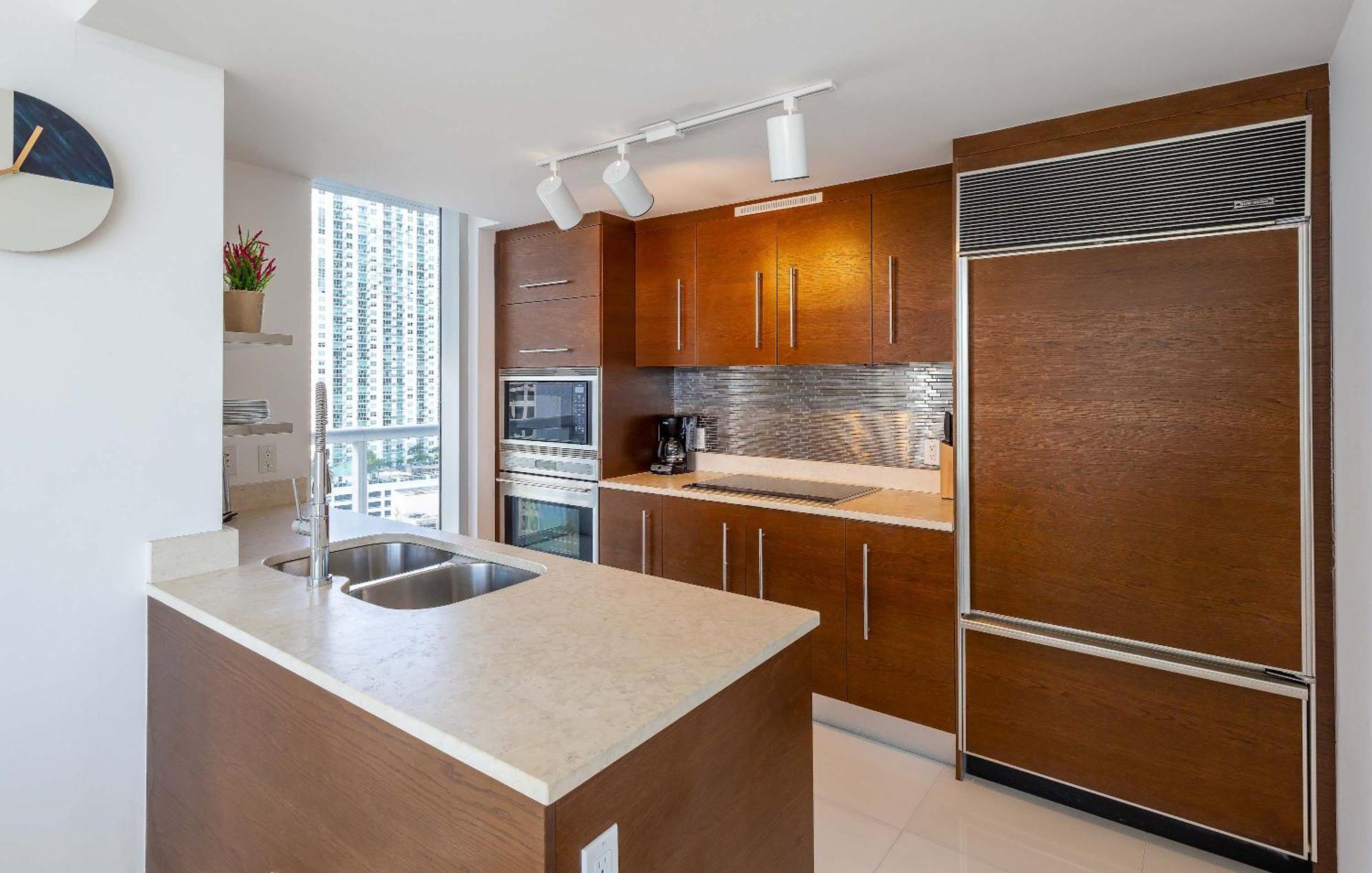Apartment Mvr - Sky-high Style In Brickell *