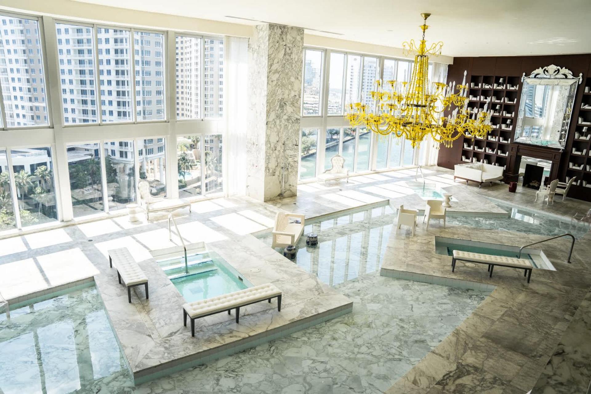 Mvr - Sky-high Style In Brickell Apartment