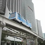 Mvr - Sky-High Style In Brickell